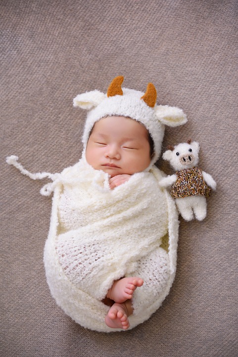 Newborn Care 101: From Swaddling to Bathing, Mastering the Basics