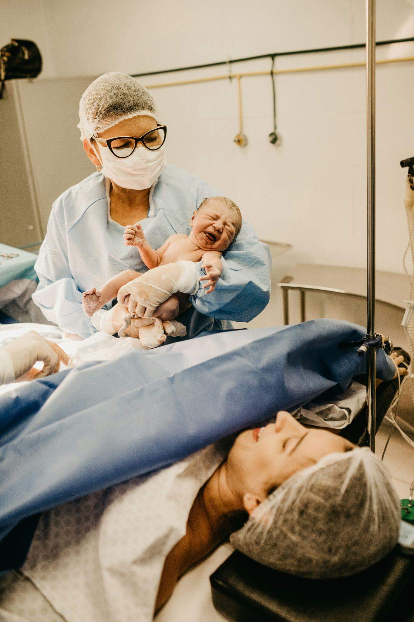 Reflexes: 7 Essential Tips for Handling Newborn Reflexes Safely